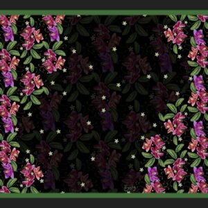 الاسود مع الزهور الوردية والبنفسجية