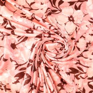 الوردي الدافئ مع لمسات من البني الداكن