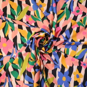 الوردي الفاتح والأزرق الزاهي