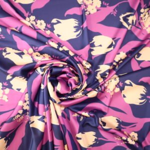 بنفسجي الداكن مع اللون الوردي