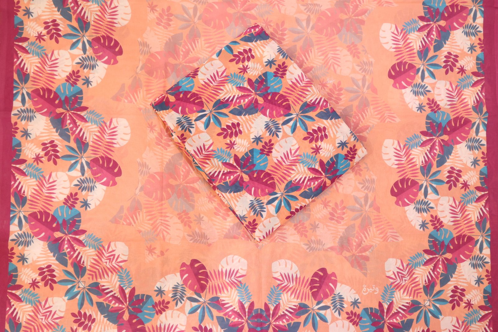 قماش قطن فوشيا خامة مميزة للتفصيل